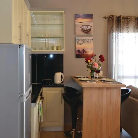 Two-bedroom In アパート *
